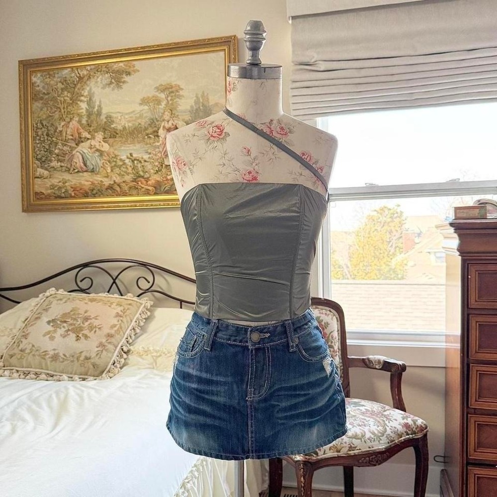 Y2K generation kiss reflective one shoulder top size small